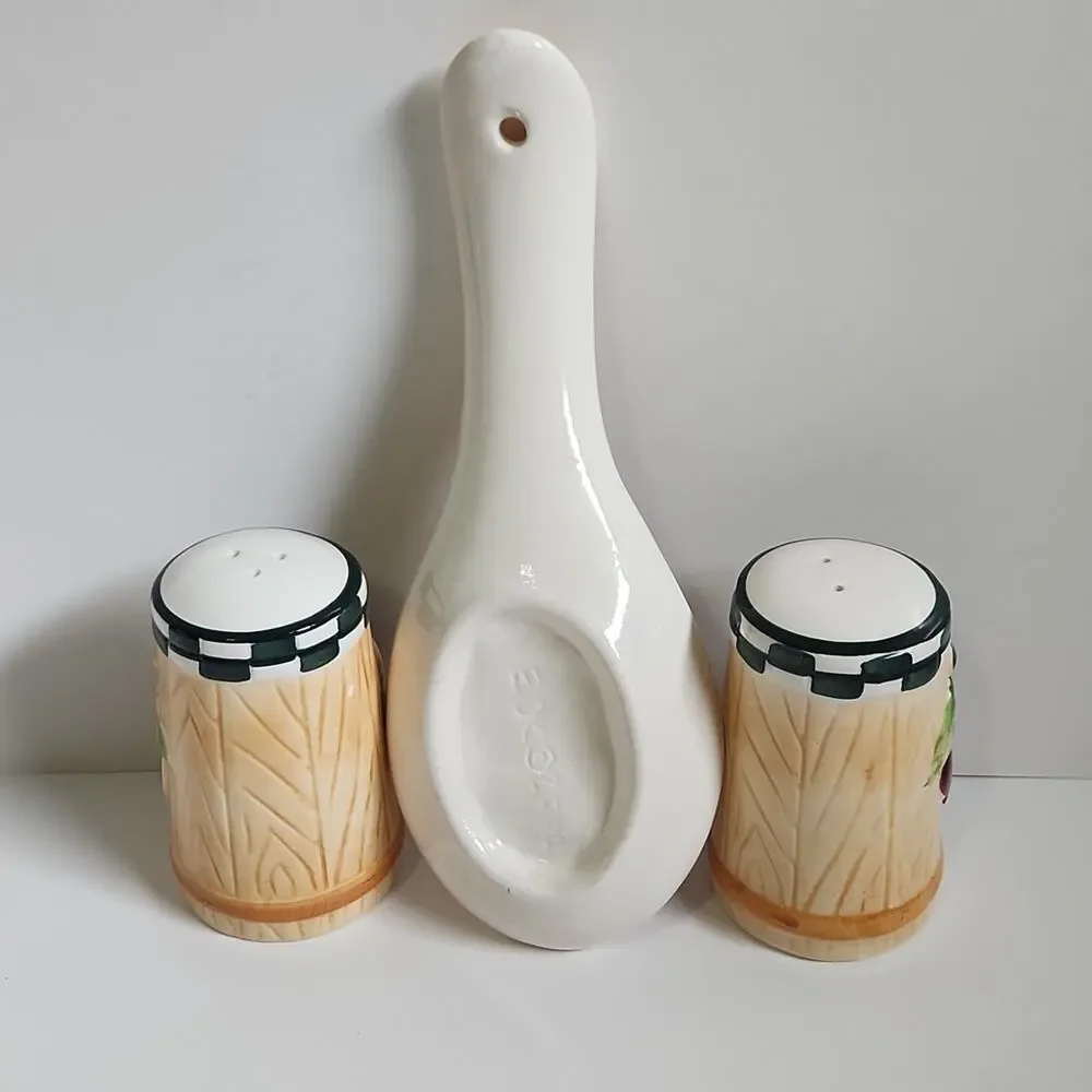 EDC 2004‎ Salt & Pepper Shakers Spoon Rest Apples Checkered Print Country Rustic